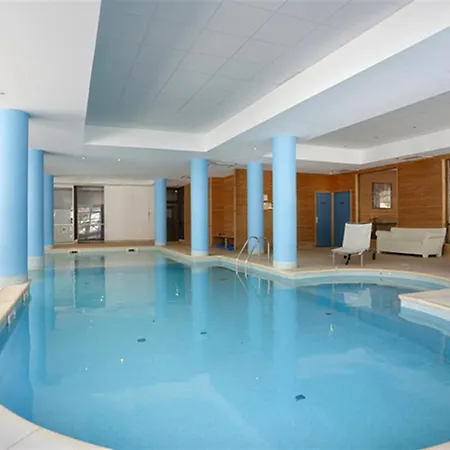 Pied Des Pistes, Aux Pieds, Acces Piscine Et Hammam